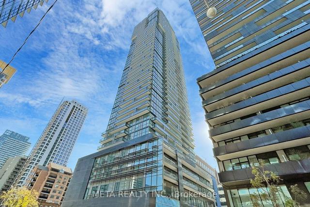 4301 - 39 Roehampton Ave, Condo with 1 bedrooms, 2 bathrooms and 0 parking in Toronto ON | Image 1