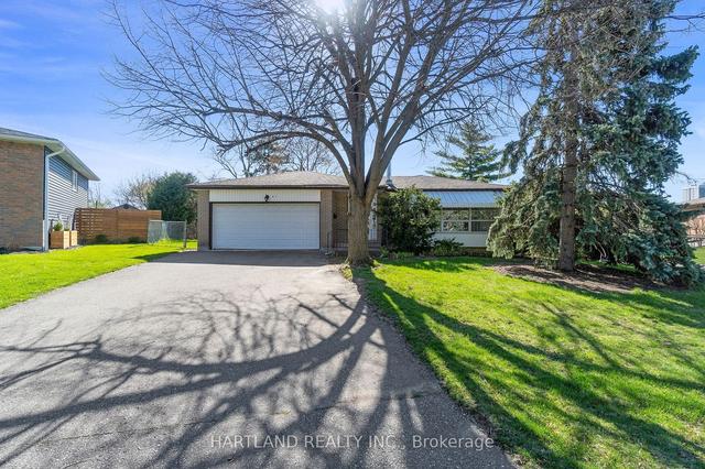 57 Glebe Cres S, House detached with 3 bedrooms, 3 bathrooms and 6 parking in Brampton ON | Image 1