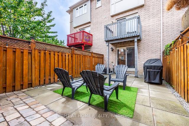 3222 Redpath Circ, House attached with 3 bedrooms, 3 bathrooms and 2 parking in Mississauga ON | Image 19