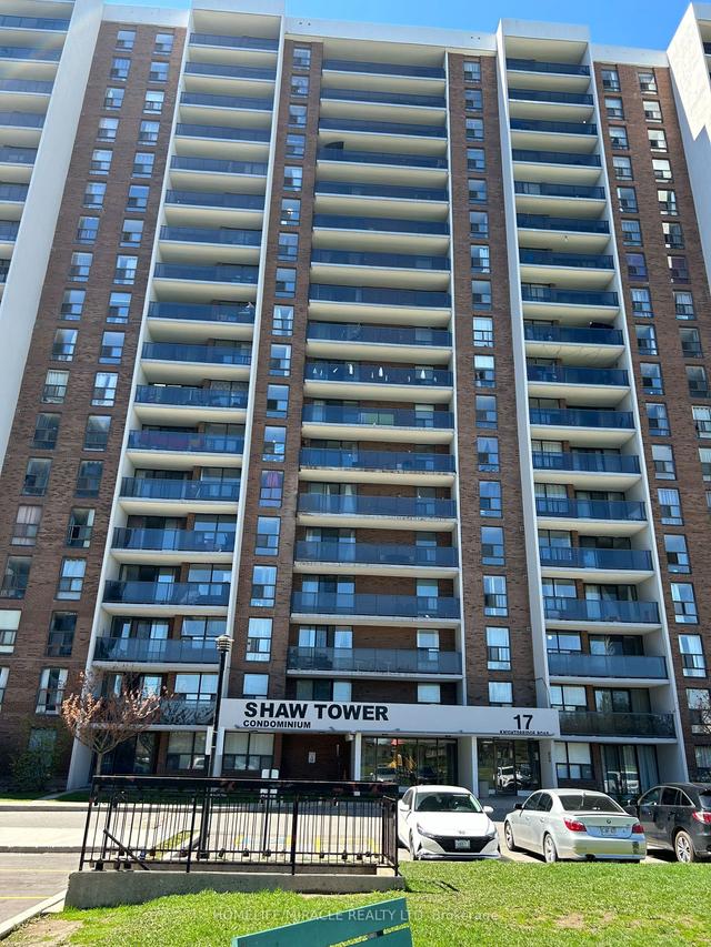 1710 - 17 Knightsbridge Rd, Condo with 3 bedrooms, 2 bathrooms and 1 parking in Brampton ON | Image 1