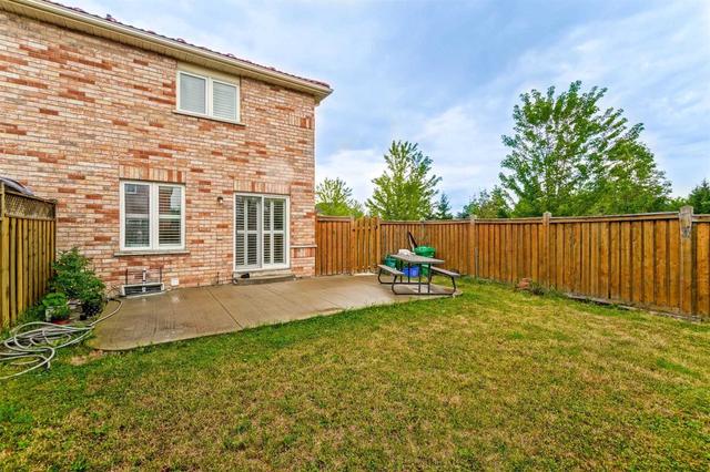 363 Krotone Cres, House semidetached with 3 bedrooms, 3 bathrooms and 4 parking in Mississauga ON | Image 18