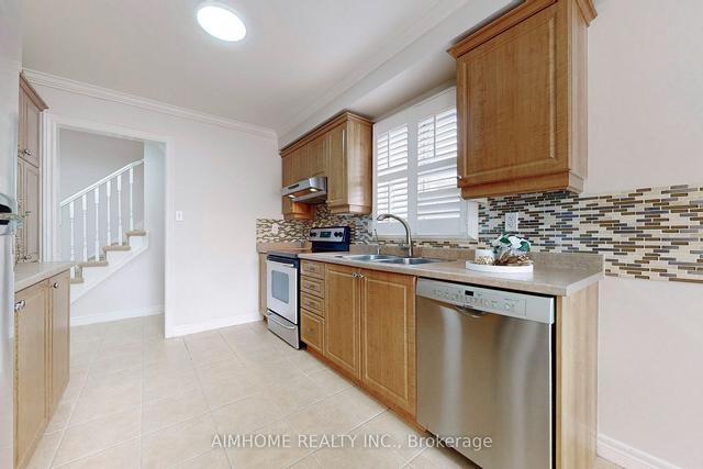 15 Lanza Crt, House detached with 3 bedrooms, 4 bathrooms and 4 parking in Hamilton ON | Image 4