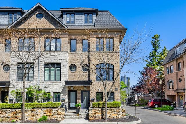26 Lobo Mews, House attached with 3 bedrooms, 2 bathrooms and 1 parking in Toronto ON | Image 24