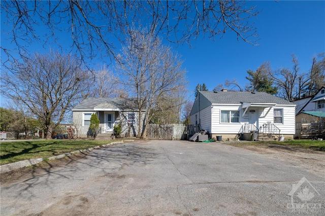 951 Merivale Rd, House detached with 4 bedrooms, 2 bathrooms and 4 parking in Ottawa ON | Image 1