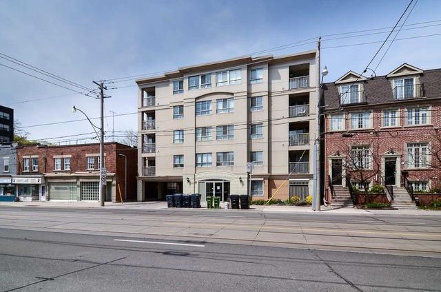 404 - 716 Kingston Rd, Condo with 2 bedrooms, 1 bathrooms and 1 parking in Toronto ON | Image 1
