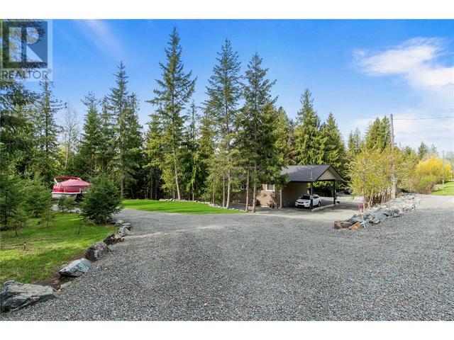 7430 Stampede Trail, House detached with 3 bedrooms, 2 bathrooms and 4 parking in Columbia Shuswap F BC | Image 56