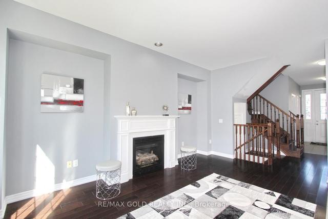 36 Dufay Rd, House attached with 3 bedrooms, 3 bathrooms and 3 parking in Brampton ON | Image 8