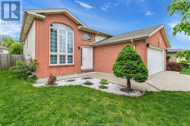 4730 Juliet Cres, House detached with 4 bedrooms, 2 bathrooms and null parking in Windsor ON | Image 3
