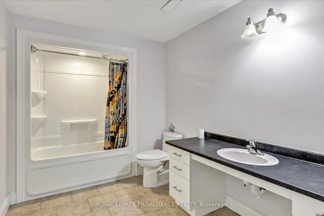 23 Brinton Dr, Condo with 2 bedrooms, 2 bathrooms and 2 parking in Peterborough ON | Image 24