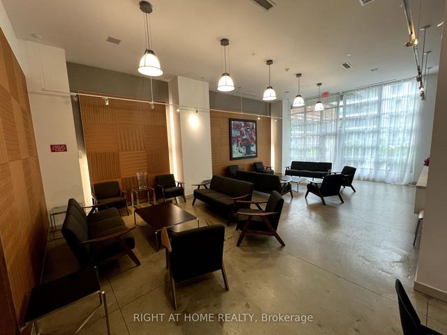 333 - 380 Macpherson Ave, Condo with 1 bedrooms, 1 bathrooms and 0 parking in Toronto ON | Image 15