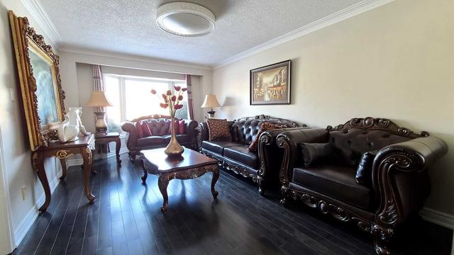 46 Kevi Cres, House detached with 4 bedrooms, 5 bathrooms and 5 parking in Richmond Hill ON | Image 3