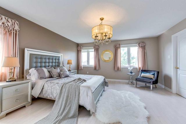 2436 Hilda Dr, House detached with 3 bedrooms, 4 bathrooms and 2 parking in Oakville ON | Image 9