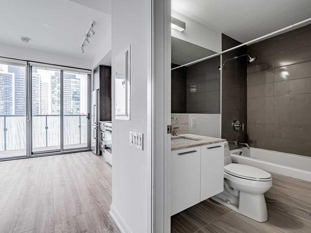 2413 - 50 Charles St E, Condo with 0 bedrooms, 1 bathrooms and 0 parking in Toronto ON | Image 3