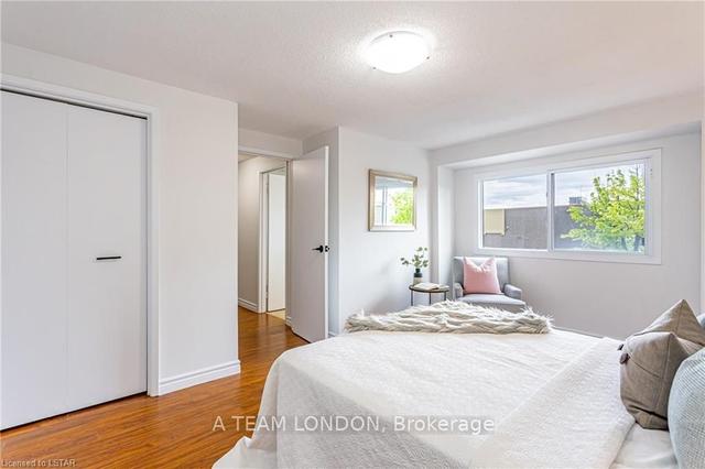 54 - 35 Waterman Ave, Townhouse with 3 bedrooms, 2 bathrooms and 1 parking in London ON | Image 10
