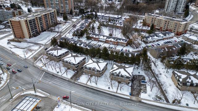 2 - 91 Westmount Rd N, Condo with 4 bedrooms, 2 bathrooms and 2 parking in Waterloo ON | Image 16