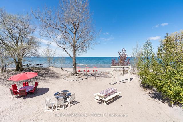1078 Tiny Beaches Rd S, House detached with 4 bedrooms, 3 bathrooms and 6 parking in Tiny ON | Image 22