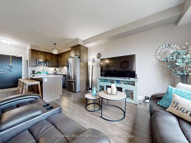 702 - 55 Yorkland Blvd, Condo with 2 bedrooms, 2 bathrooms and 1 parking in Brampton ON | Image 2