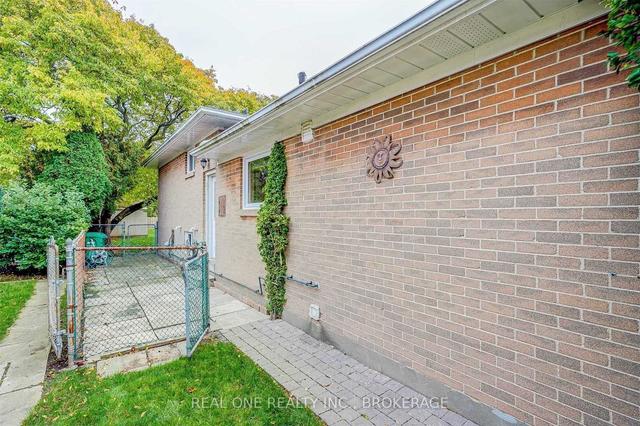 1008 Franconia Dr, House detached with 1 bedrooms, 1 bathrooms and 5 parking in Mississauga ON | Image 10