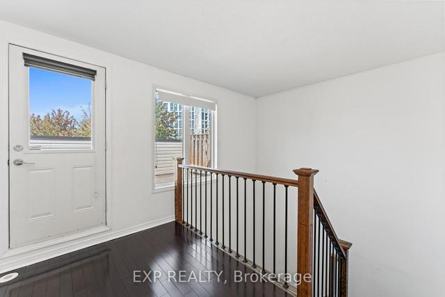 1507 - 26 Laidlaw St, Townhouse with 2 bedrooms, 2 bathrooms and 1 parking in Toronto ON | Image 8
