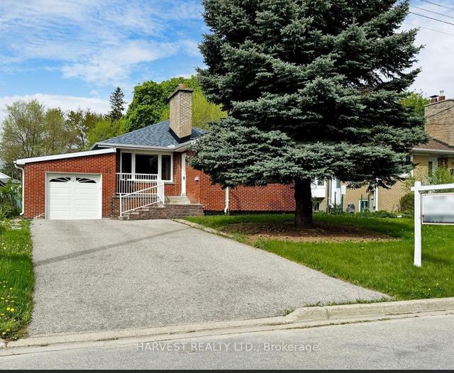 24 Canham Cres, House detached with 3 bedrooms, 2 bathrooms and 5 parking in Toronto ON | Image 1