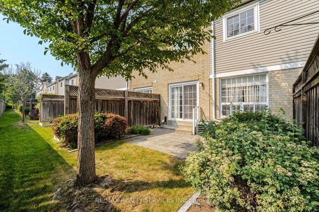 17 Hartnell Sq, Townhouse with 2 bedrooms, 3 bathrooms and 3 parking in Brampton ON | Image 20