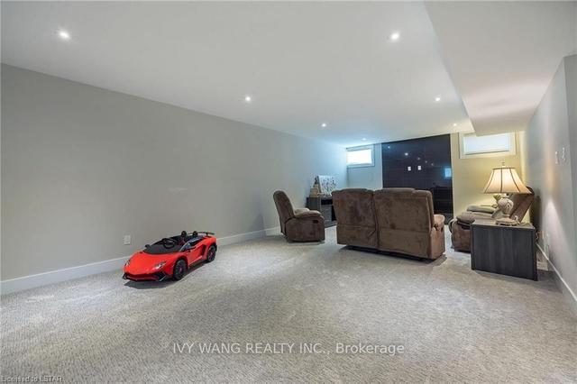 1387 Dyer Cres, House detached with 4 bedrooms, 5 bathrooms and 4 parking in London ON | Image 32