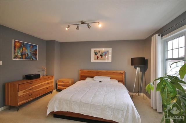 86 Selhurst Ave, Townhouse with 3 bedrooms, 3 bathrooms and 2 parking in Ottawa ON | Image 19
