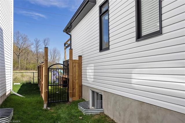 1362 Ottawa St, House detached with 4 bedrooms, 3 bathrooms and 3 parking in Kingston ON | Image 38