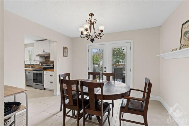125 Spinnaker Way, House detached with 5 bedrooms, 2 bathrooms and 6 parking in Ottawa ON | Image 7