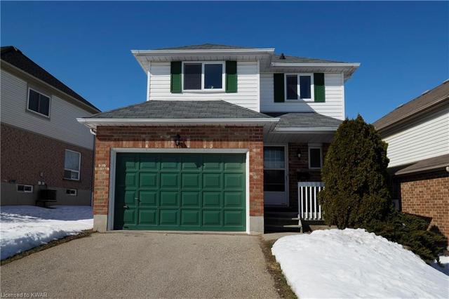 425 Exmoor Street, House detached with 3 bedrooms, 1 bathrooms and 5 parking in Waterloo ON | Image 2
