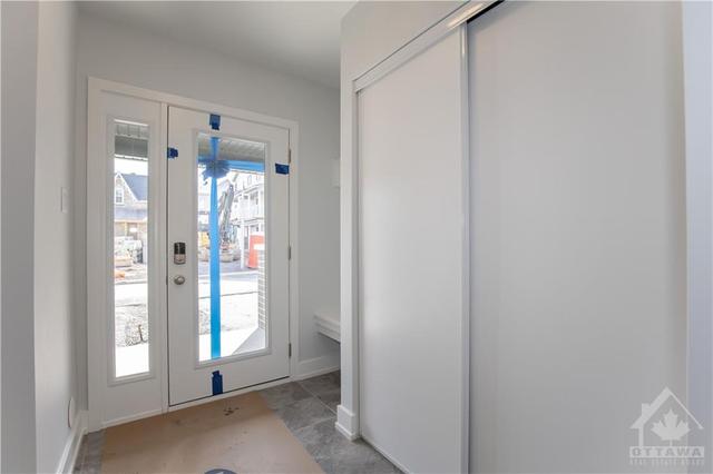 748 Kinstead Private, Townhouse with 3 bedrooms, 3 bathrooms and 2 parking in Ottawa ON | Image 2
