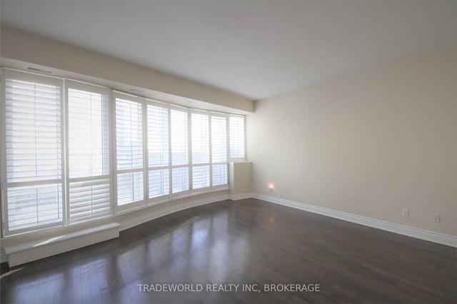 th4 - 761 Bay St, Townhouse with 3 bedrooms, 3 bathrooms and 2 parking in Toronto ON | Image 2