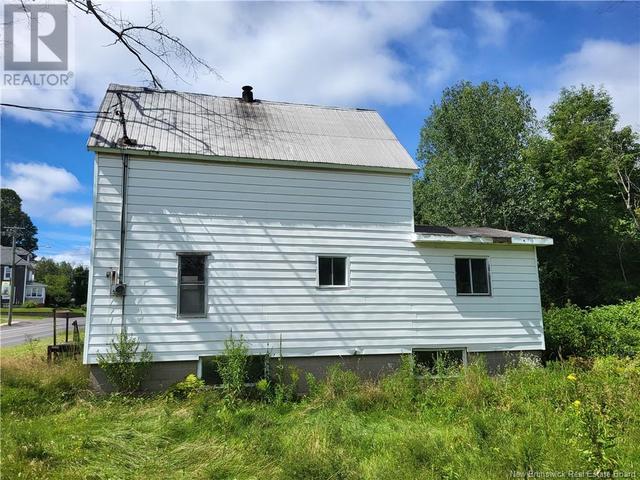 174 Main Street St, House detached with 2 bedrooms, 1 bathrooms and null parking in Chipman NB | Image 4
