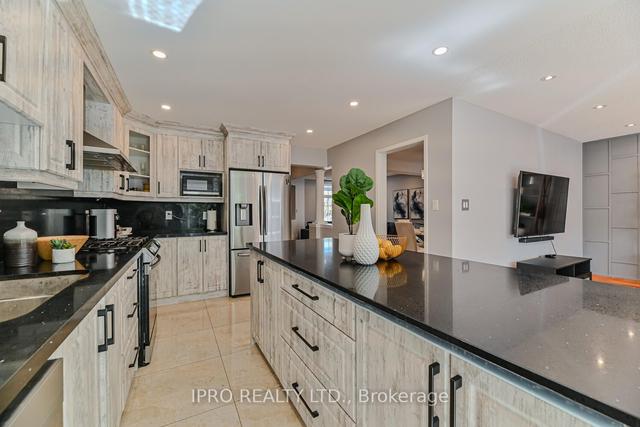 3344 Laburnum Cres, House detached with 4 bedrooms, 5 bathrooms and 5 parking in Mississauga ON | Image 3