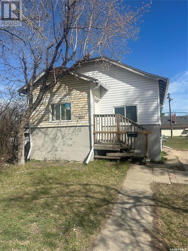 1822 22nd Street W, House detached with 2 bedrooms, 1 bathrooms and null parking in Saskatoon SK | Image 1