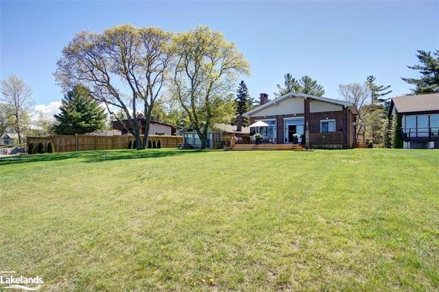 136 Shore Lane, House detached with 5 bedrooms, 3 bathrooms and 5 parking in Wasaga Beach ON | Image 24