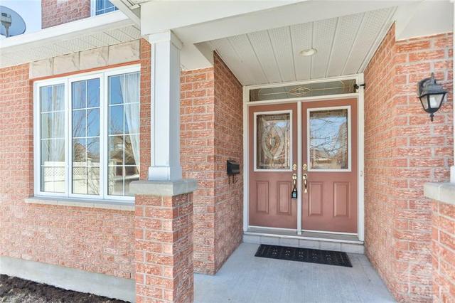 2137 Valenceville Crescent, House detached with 4 bedrooms, 4 bathrooms and 4 parking in Ottawa ON | Image 3