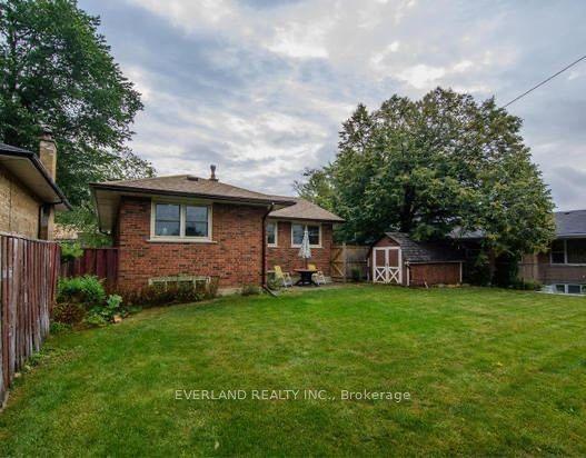 4 Highhill Dr, House detached with 3 bedrooms, 2 bathrooms and 3 parking in Toronto ON | Image 6