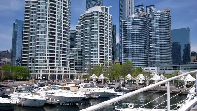 210 - 228 Queens Quay W, Condo with 1 bedrooms, 1 bathrooms and 0 parking in Toronto ON | Image 1