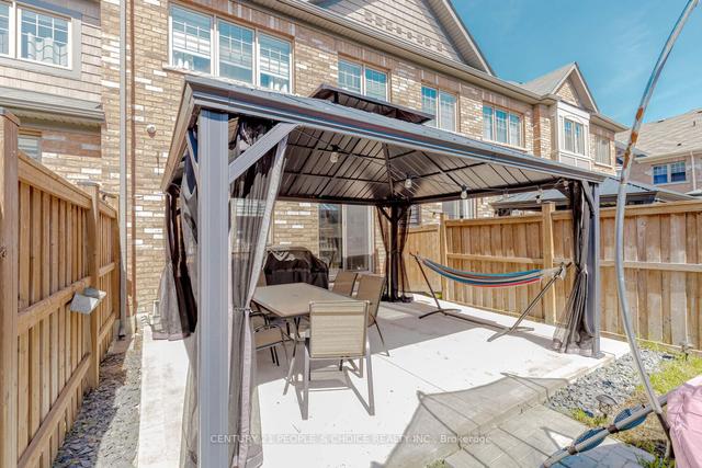 27 Davenfield Cir, House attached with 3 bedrooms, 4 bathrooms and 3 parking in Brampton ON | Image 30