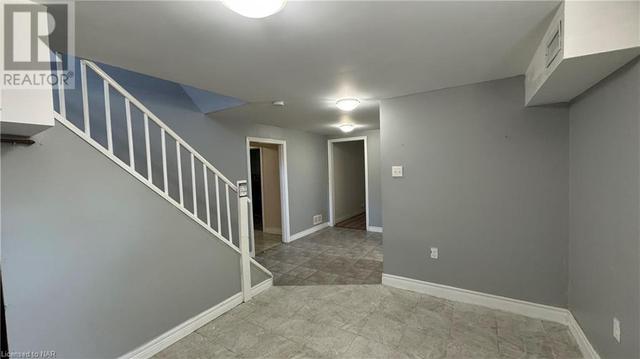 LOWER - 5 Clearview Hts, House detached with 2 bedrooms, 1 bathrooms and 2 parking in St. Catharines ON | Image 4