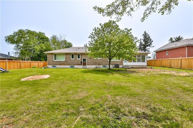 425 Plains Rd W, House detached with 3 bedrooms, 2 bathrooms and 11 parking in Burlington ON | Image 33