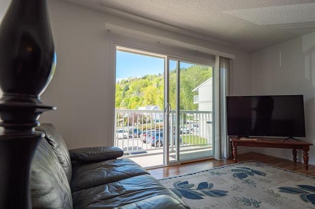 203 - 880 Wordsworth Avenue, Condo with 2 bedrooms, 1 bathrooms and 1 parking in Warfield BC | Image 17
