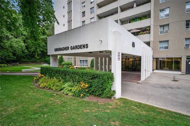 405 - 65 Southport St, Condo with 2 bedrooms, 2 bathrooms and 1 parking in Toronto ON | Image 2