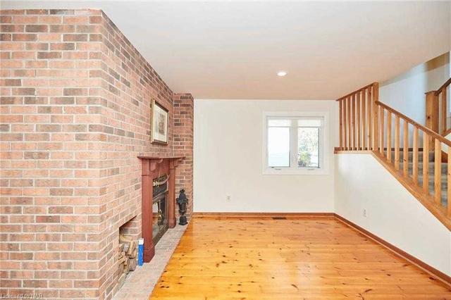 307 Gate St, House detached with 3 bedrooms, 2 bathrooms and 2 parking in Niagara on the Lake ON | Image 3