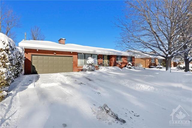 269 Roger Rd, House detached with 5 bedrooms, 4 bathrooms and 4 parking in Ottawa ON | Image 1