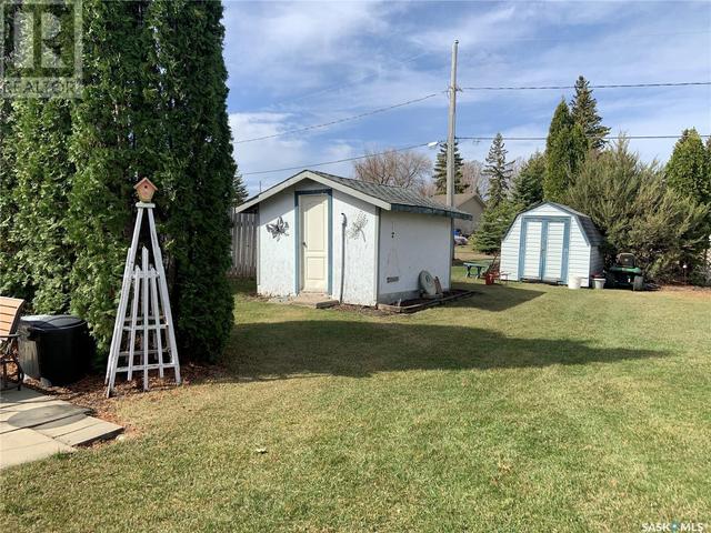 103 5th St, House detached with 2 bedrooms, 2 bathrooms and null parking in Birch Hills SK | Image 10