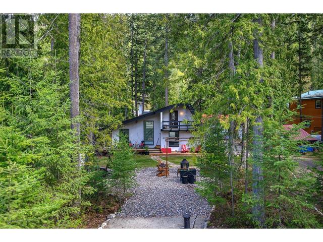 9039 Hummingbird Drive, House detached with 2 bedrooms, 2 bathrooms and 6 parking in Columbia Shuswap E BC | Image 48