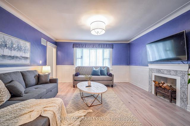 28 Gibson Ave, House detached with 3 bedrooms, 3 bathrooms and 6 parking in Toronto ON | Image 7