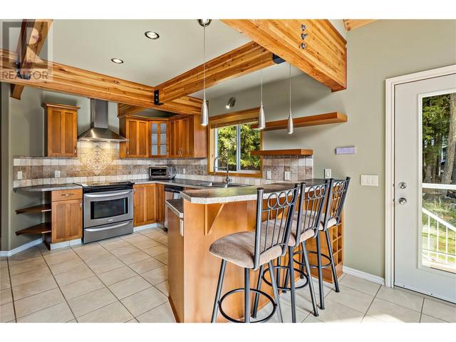 7889 Gardiner Road, House detached with 4 bedrooms, 3 bathrooms and 6 parking in Columbia Shuswap F BC | Image 10